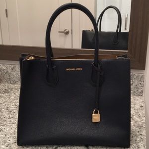 Michael Kors Large Mercer Tote